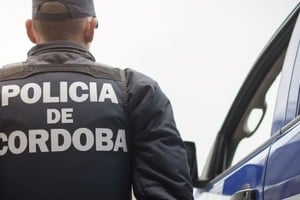 La Policía local, con el apoyo de los peritos, montó un operativo en la zona.