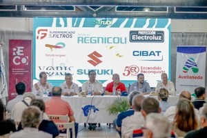 Juan José Gauna presidente de la Comisión Organizadora dio detalles del cronograma de actividades de la gran fiesta de los pescadores.