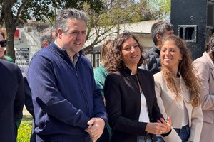 La senadora junto al ministro de Seguridad.