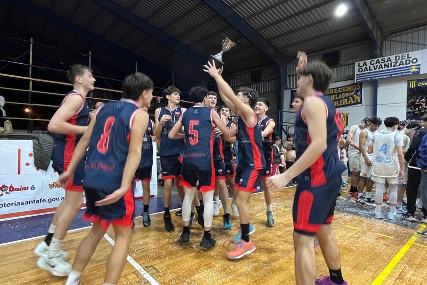 La Asociación Santafesina de Básquet, campeona provincial U15. Foto: Fabián Gallego