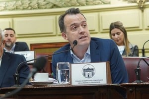 Blanco presentó un informe que alerta sobre el impacto de la recesión nacional en la producción y el empleo en Santa Fe.