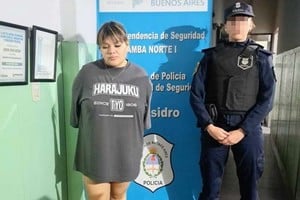 La imagen de Morena Rial detenida recorre las redes sociales.