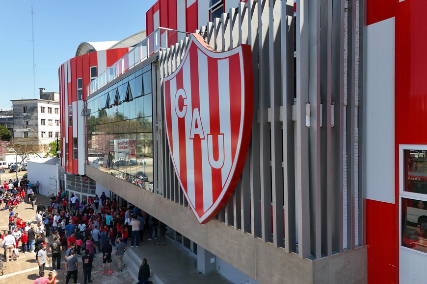 FERNANDO NICOLA | Estadio 15 de Abril | Unión | Tatengue | Fachada Unión | Frente Unión | Tribunas | Atras | Fondo