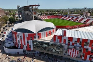 FERNANDO NICOLA | Estadio 15 de Abril | Unión | Tatengue | Fachada Unión | Frente Unión | Tribunas | Atras | Fondo