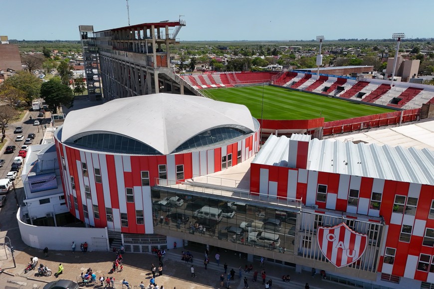 FERNANDO NICOLA | Estadio 15 de Abril | Unión | Tatengue | Fachada Unión | Frente Unión | Tribunas | Atras | Fondo