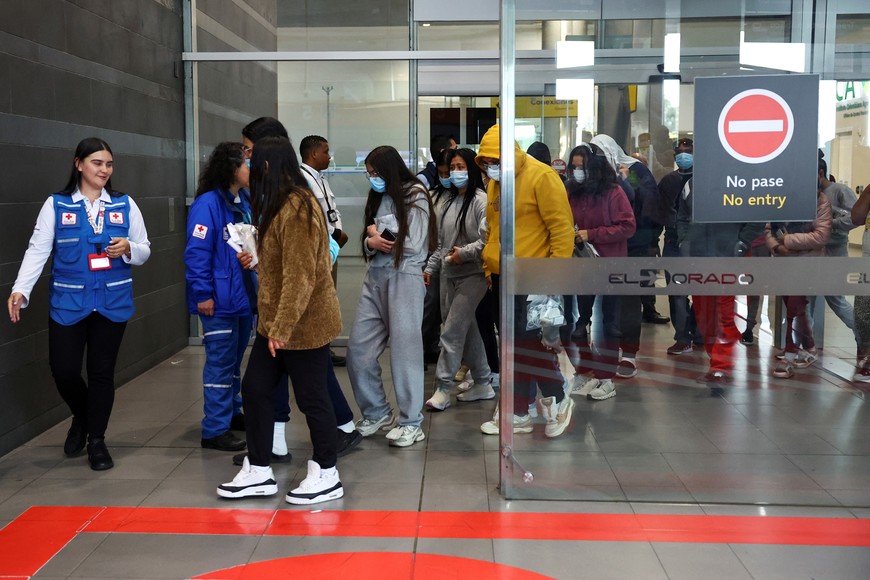 Colombians deported from the United States arrive at El Dorado International Airport in Bogota, Colombia, January 28, 2025. REUTERS/Luisa Gonzalez