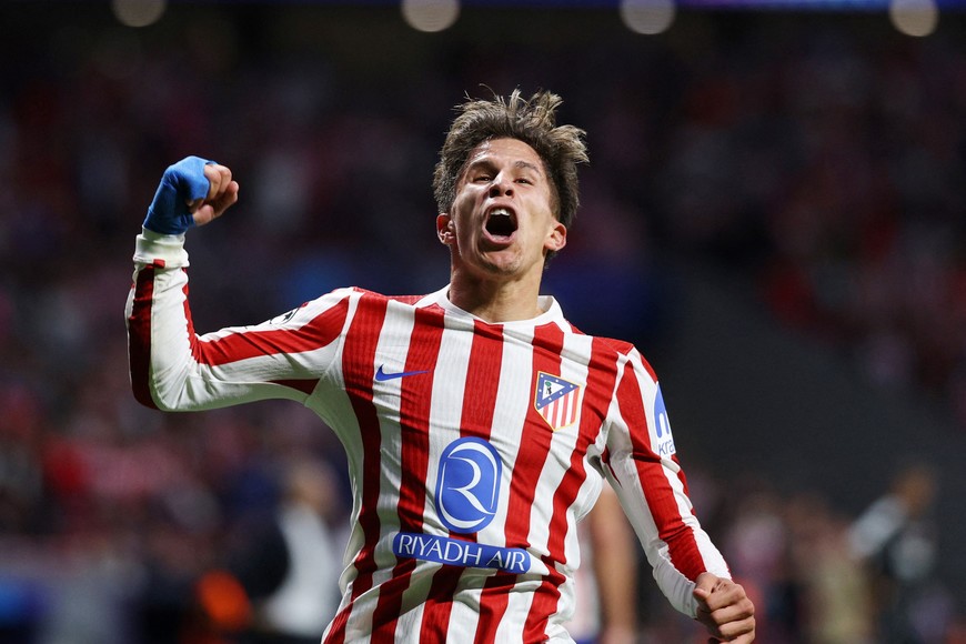 Soccer Football - UEFA Champions League - Atletico Madrid v Eintracht Frankfurt - Riyadh Air Metropolitano, Madrid, Spain - September 30, 2025
Atletico Madrid's Giuliano Simeone celebrates scoring their fourth goal REUTERS/Juan Medina