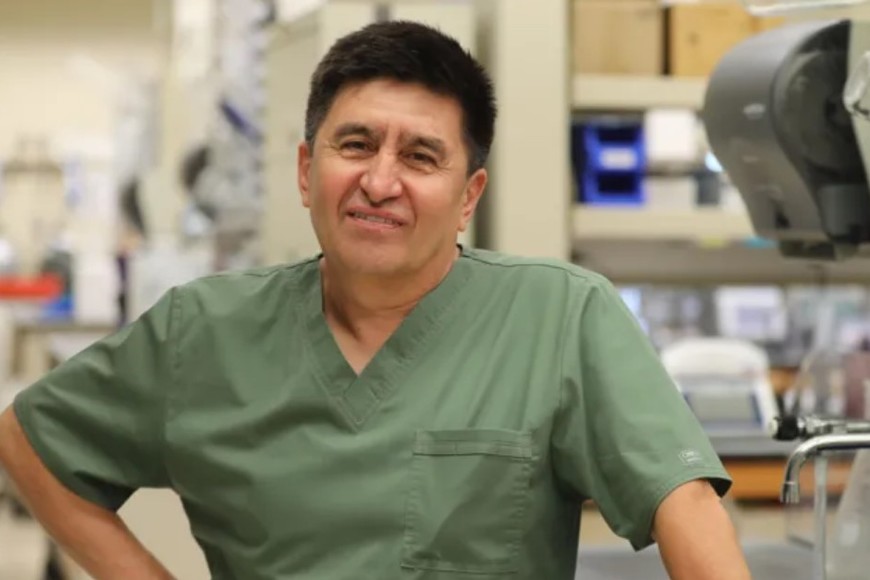 Profesor Shoukhrat Mitalipov.