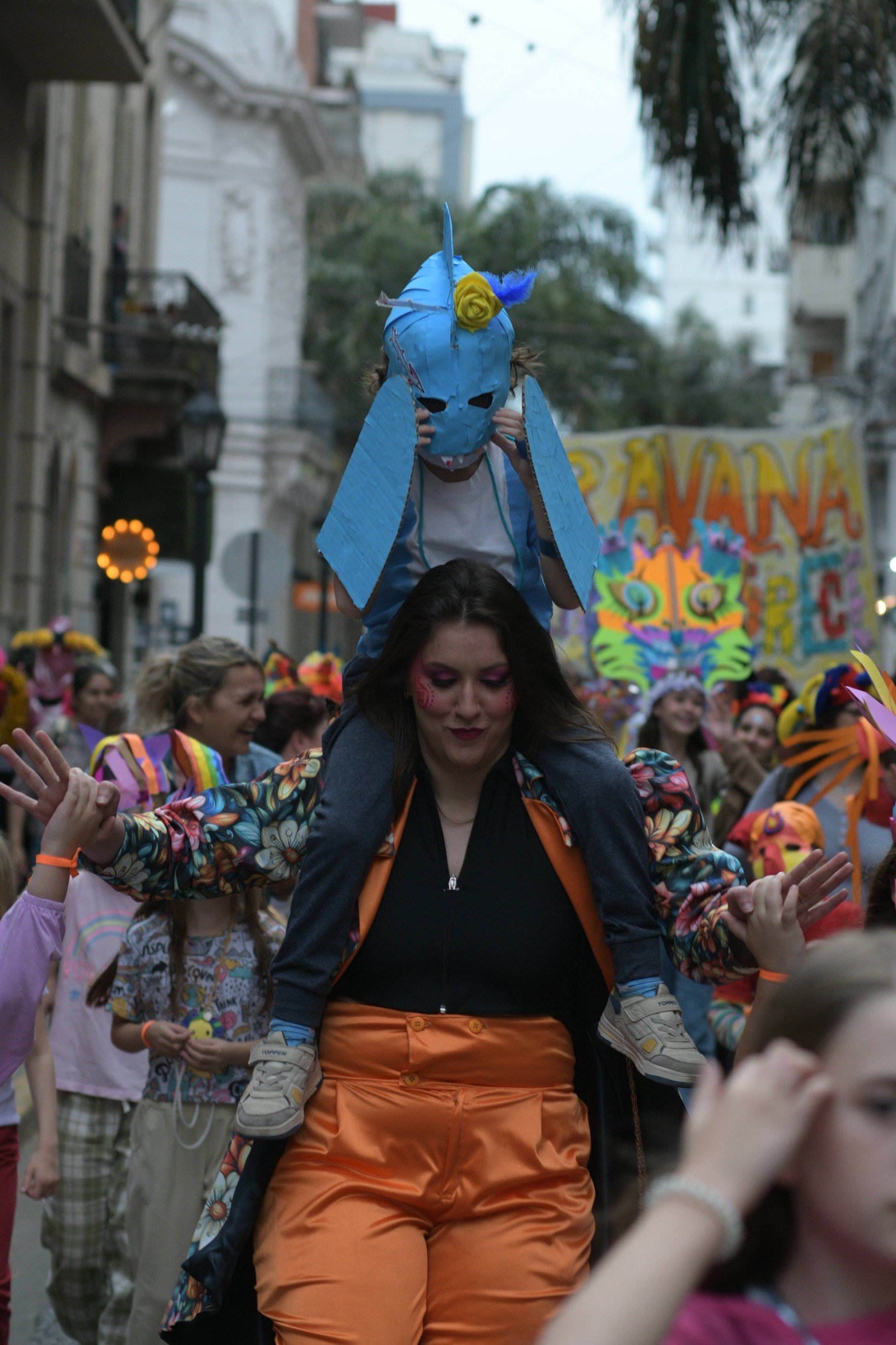 Colorida y alegre fue la caravana de la Escuela Mantovani