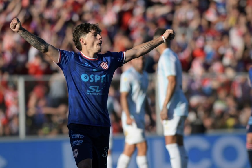 ¿Se podrá revertir?. El presidente Luis Spahn dijo hace algunos días respecto del tema Jerónimo Domina (foto) que "esperamos tener noticias en octubre". Como se sabe, en tres meses, el juvenil delantero quedaría libre. Foto: Luis Cetraro