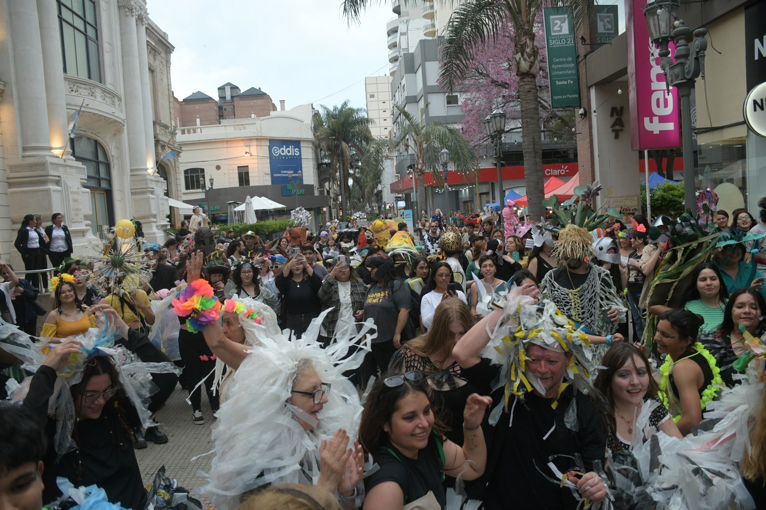 Colorida y alegre fue la caravana de la Escuela Mantovani