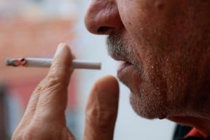 Los hombres que empezaron a fumar antes o durante la pubertad presentan una edad biológica superior