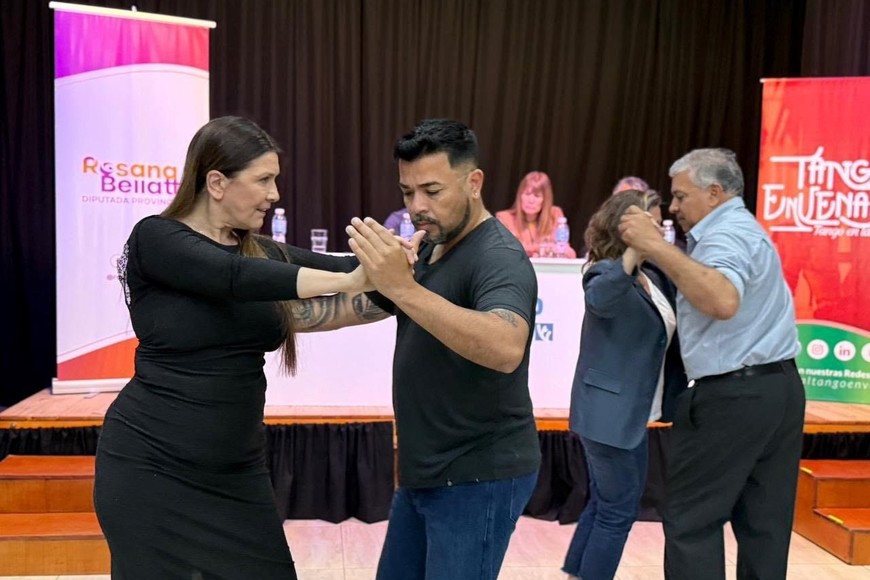 La conferencia de prensa estuvo encabezada por el intendente Leonel Chiarella.