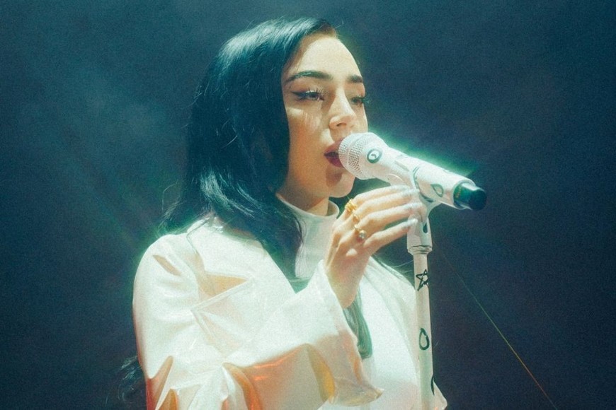 Nicki Nicole, concierto sinfónico gratuito en el Monumento a la Bandera