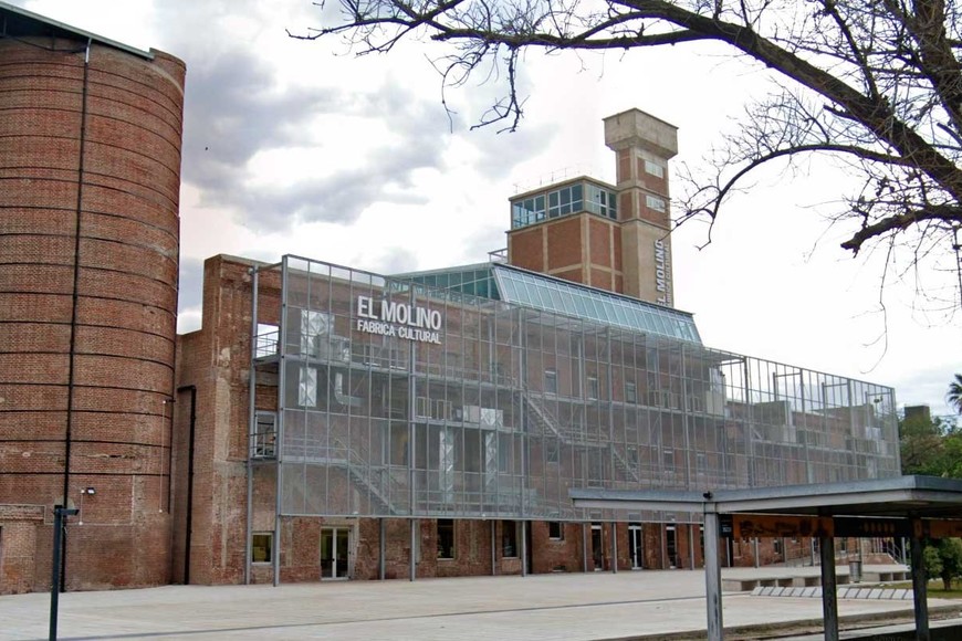 En lo más alto de El Molino, aún se puede observar el tanque.