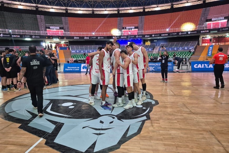 El equipo de Seigorman venció a Brusque por 75 a 64