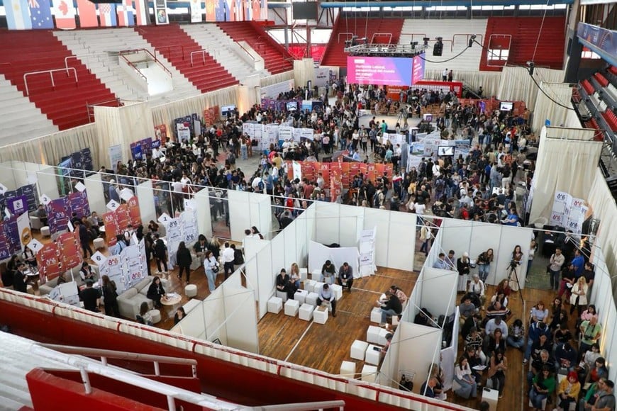 Las empresas participan con un stand específico de manera presencial, y otras estarán en un bloque para la realización de entrevistas. Crédito: Archivo El Litoral.