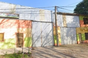 Fachada de la fábrica de plásticos PlastiTec, donde se realizó el falso allanamiento.