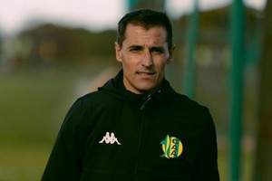 Guillermo Farré, el entrenador que no ha podido encontrarle la vuelta a Aldosivi y que llega urgido a Santa Fe
