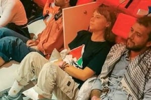 Greta Thunberg y el líder de Sumud, Thiago Ávila, al momento de su detención.