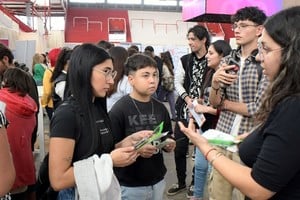 Se trata de una instancia para brindar capacitación en diferentes rubros pero también, para generar vínculos entre empresas demandantes de mano de obra y quienes buscan trabajo. Crédito: Guillermo Di Salvatore.