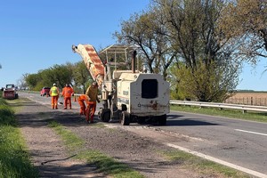 Personal de Vialidad avanzando en el plan de bacheo.