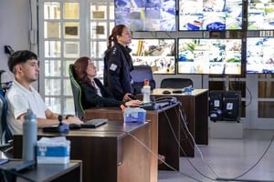 Dentro de estas alertas emitidas desde el Centro de Monitoreo, se destacan siete hechos importantes que derivaron en once personas detenidas, muchas de ellas relacionadas con robos, sustracciones o grescas callejeras.