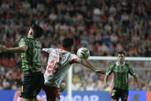 Unión vs Aldosivi. Foto: Manuel Fabatía