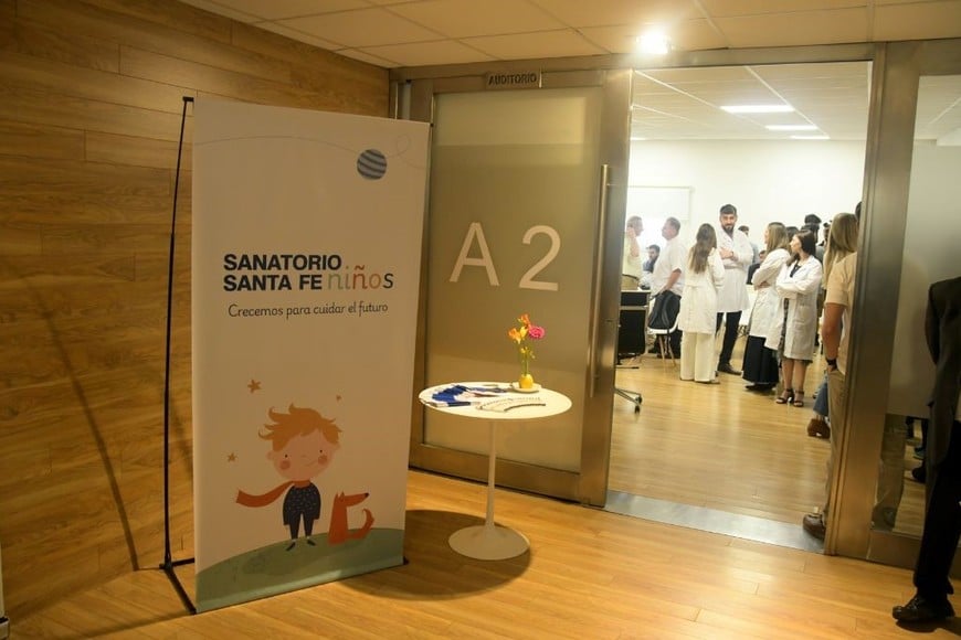 Autoridades del Sanatorio Santa Fe presentaron oficialmente el nuevo servicio “Sanatorio Niños”. Foto: Guillermo Di Salvatore