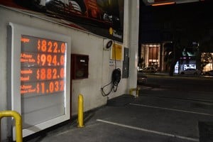 Las naftas subieron entre el 180 y el 210% entre diciembre de 2023 y septiembre de 2025. En buena medida fue por la suba de los impuestos a los combustibles. La imagen corresponde al 26 de enero de 2024. Crédito: Manuel Fabatía -Archivo El Litoral.