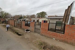 El cuerpo fue hallado en Barrio Vía Honda, al oeste de Rosario.