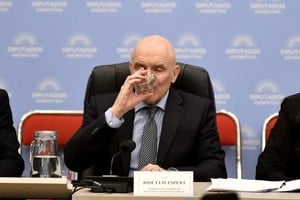 Seguramente lo que le está pasando es un "mal trago" para el diputado nacional José Luis Espert. Tendrá que dar muchas más explicaciones de las que dio o se negó a dar hasta ahora.