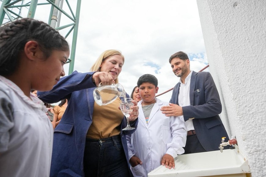 Perotti reapareció en un acto con Pullaro y se mostró cerca de Provincias Unidas - Image 2