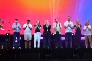 Pullaro y Scaglia compartieron la presentación con los deportistas santafesinos embajadores de los Juegos. Foto: Marcelo Manera