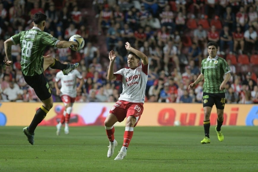 Unión vs Aldosivi. Foto: Manuel Fabatía