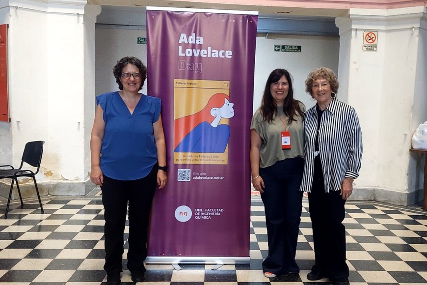 Liliana Forzani, Laura Badella -organizadoras del evento- y Stella Ricotti.