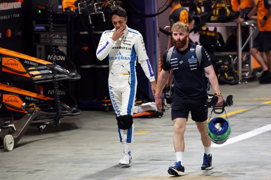 Formula One F1 - Singapore Grand Prix - Marina Bay Street Circuit, Singapore - October 4, 2025
Williams' Alexander Albon looks dejected after being eliminated during qualifying Pool via REUTERS/Fazry Ismail