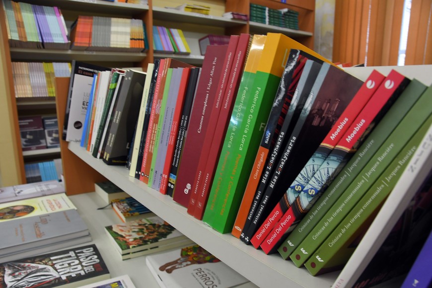 El libro siempre presente. Escritores de toda la región visitarán las escuelas.