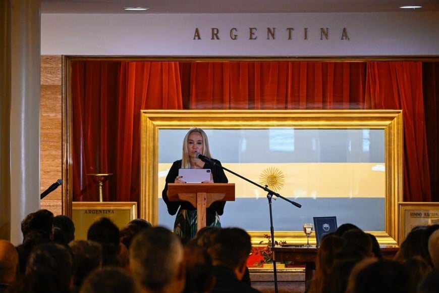 La Fiscal General Cecilia Vranicich tomó juramento en Rosario a las y los fiscales del MPA a la Constitución Provincial