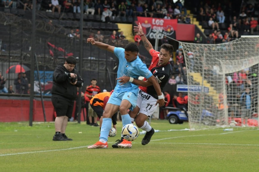 colon vs. cadu. Crédito: Manuel Fabatía.