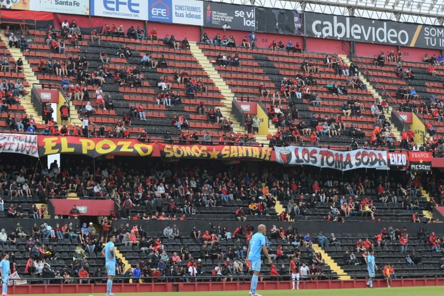 Colón le ganó al CADU de local en el último partido de la fase regular del torneo. Crédito: Manuel Fabatía.