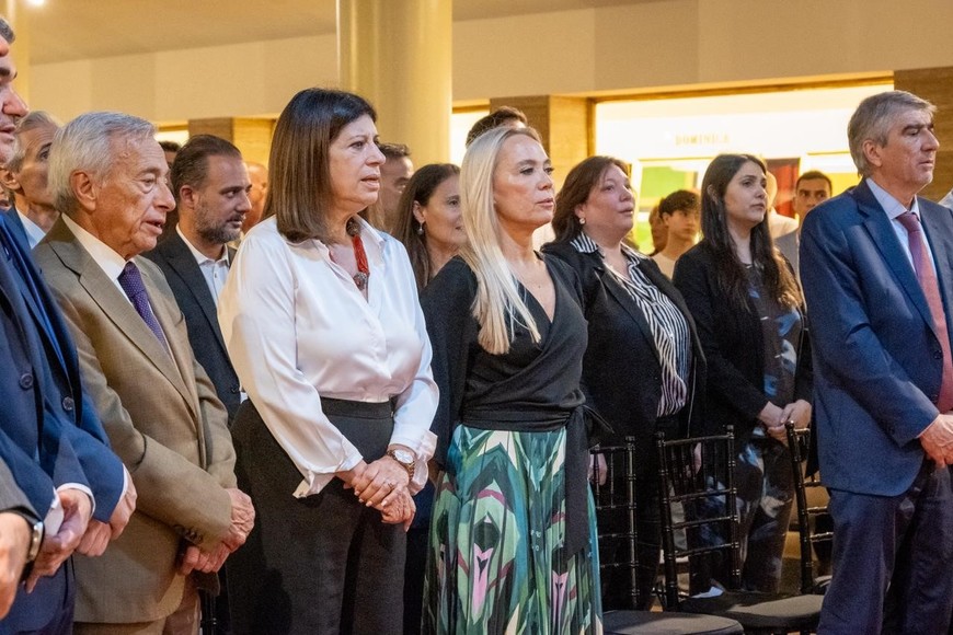 La Fiscal General Cecilia Vranicich tomó juramento en Rosario a las y los fiscales del MPA a la Constitución Provincial