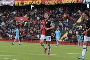 colon vs cadu. Crédito: Manuel Fabatía.