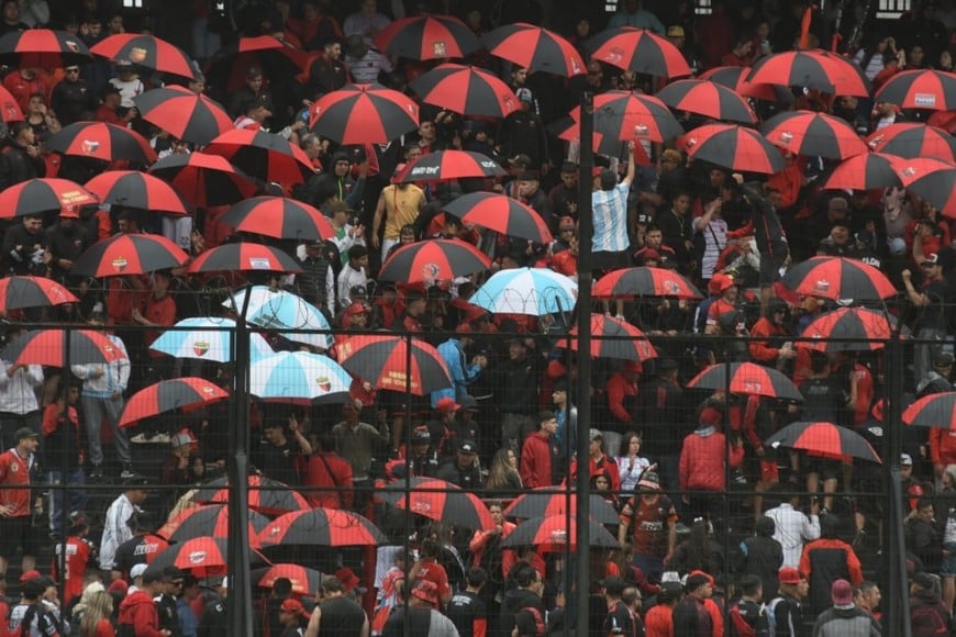 colon vs cadu. Crédito: Manuel Fabatía.