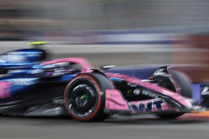 Formula One F1 - Singapore Grand Prix - Marina Bay Street Circuit, Singapore - October 5, 2025
Alpine's Franco Colapinto in action during the race REUTERS/Athit Perawongmetha