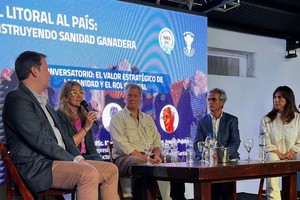El encuentro reunió a especialistas, productores y autoridades provinciales y nacionales para abordar los principales desafíos sanitarios del sector.