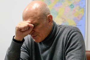 Esta decisión se produce en un momento de alta tensión política.