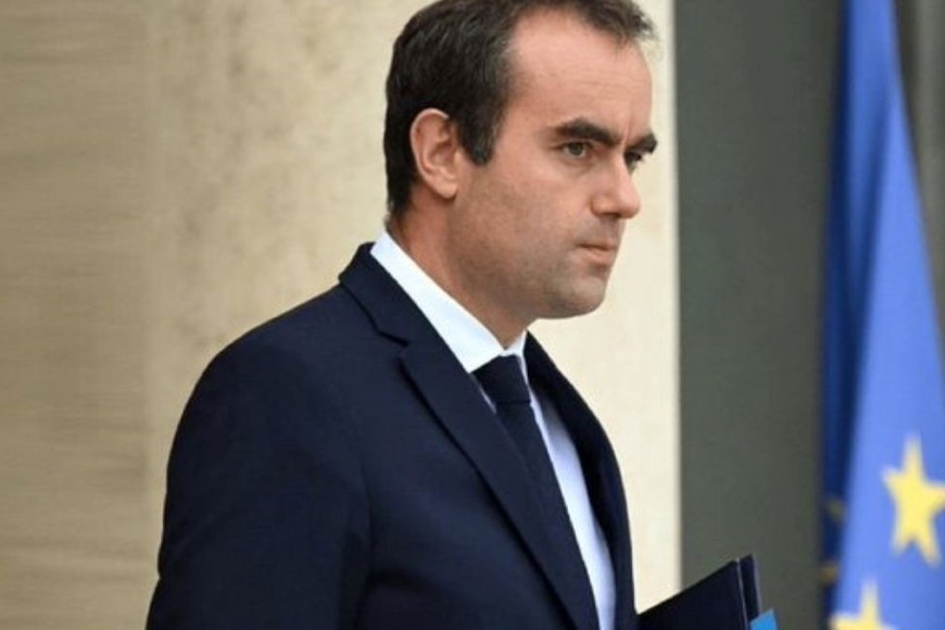 Sébastien Lecornu presentó su renuncia menos de 24 horas después de anunciar su gabinete.