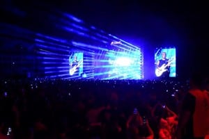 Airbag brindó un recital para más de 16 mil personas en la Estación Belgrano.