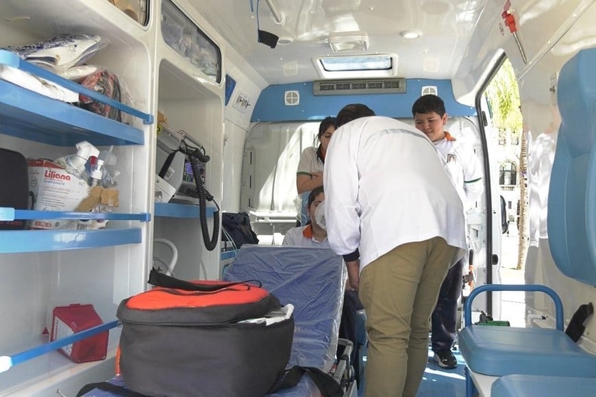Alumnos de Santa Fe participan en simulaciones de situaciones de riesgo.